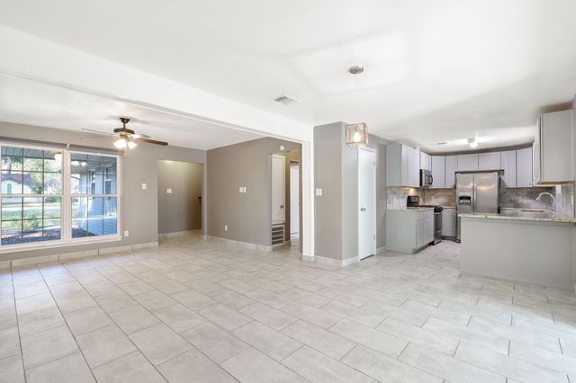 3307 Roaming Woods Ln, Spring, TX 77380