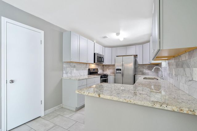 3307 Roaming Woods Ln, Spring, TX 77380