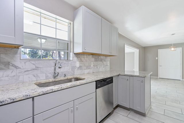 3307 Roaming Woods Ln, Spring, TX 77380