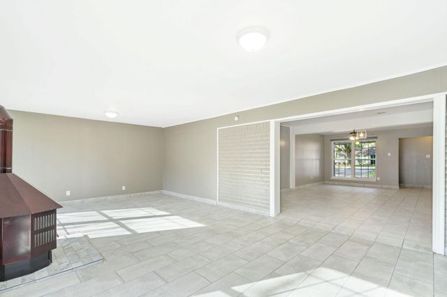 3307 Roaming Woods Ln, Spring, TX 77380