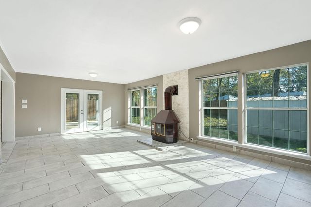 3307 Roaming Woods Ln, Spring, TX 77380