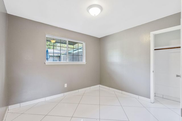 3307 Roaming Woods Ln, Spring, TX 77380