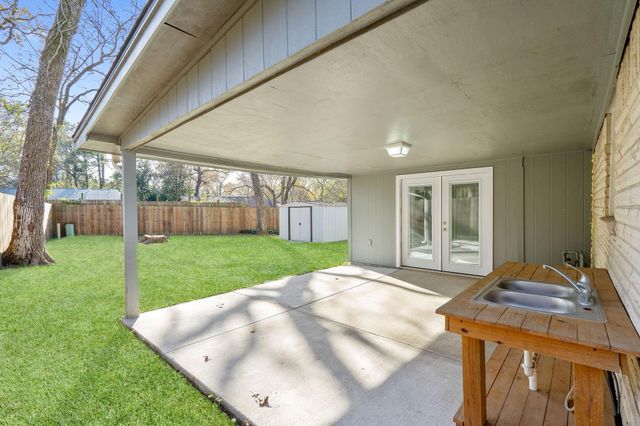 3307 Roaming Woods Ln, Spring, TX 77380