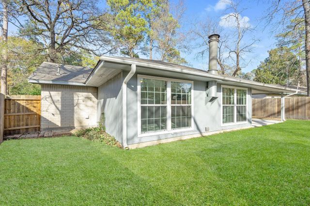 3307 Roaming Woods Ln, Spring, TX 77380