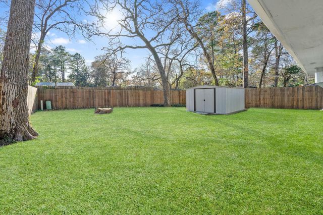 3307 Roaming Woods Ln, Spring, TX 77380