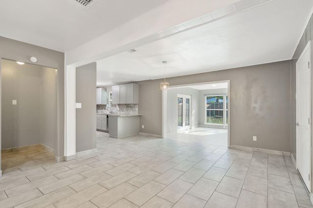 3307 Roaming Woods Ln, Spring, TX 77380