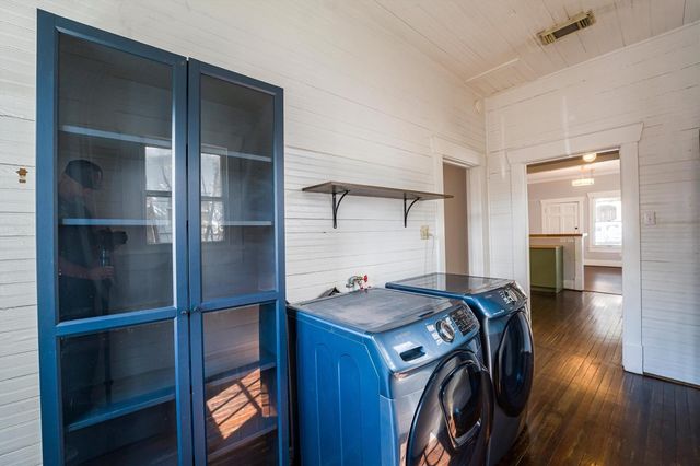 210 Tabor Street, Houston, TX 77009