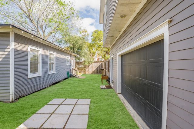 210 Tabor Street, Houston, TX 77009