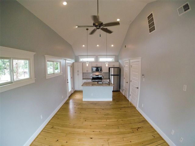 210 Tabor Street, Houston, TX 77009