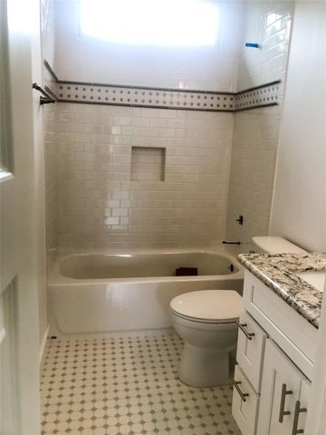 210 Tabor Street, Houston, TX 77009