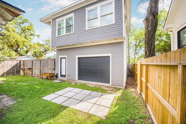 210 Tabor Street, Houston, TX 77009