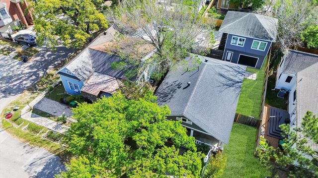 210 Tabor Street, Houston, TX 77009