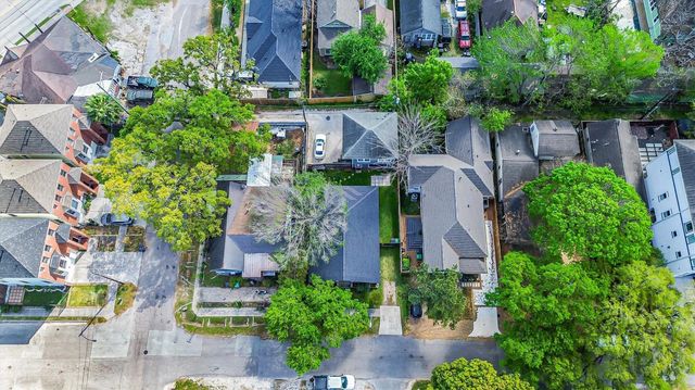 210 Tabor Street, Houston, TX 77009