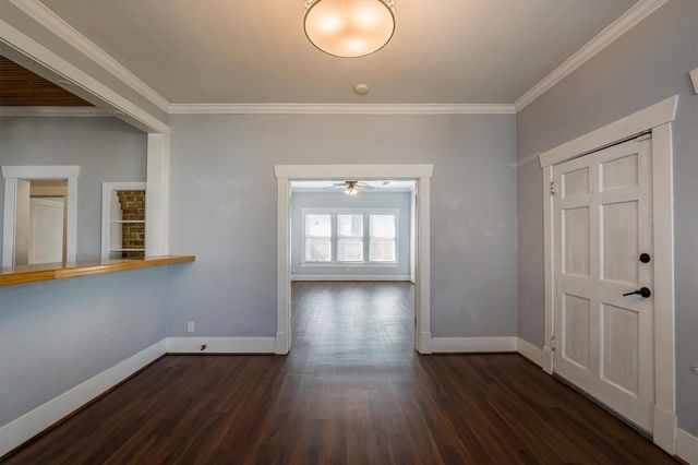 210 Tabor Street, Houston, TX 77009