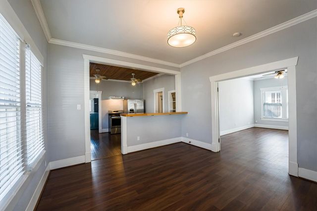 210 Tabor Street, Houston, TX 77009