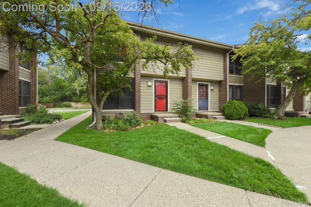 20977 Sherman Avenue, Southfield, MI 48033