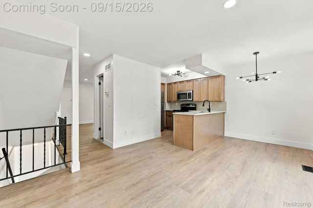 20977 Sherman Avenue, Southfield, MI 48033