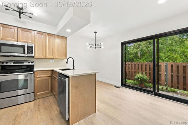 20977 Sherman Avenue, Southfield, MI 48033
