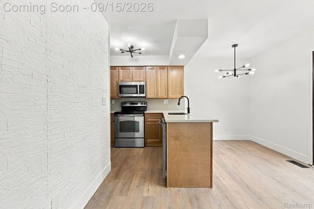 20977 Sherman Avenue, Southfield, MI 48033