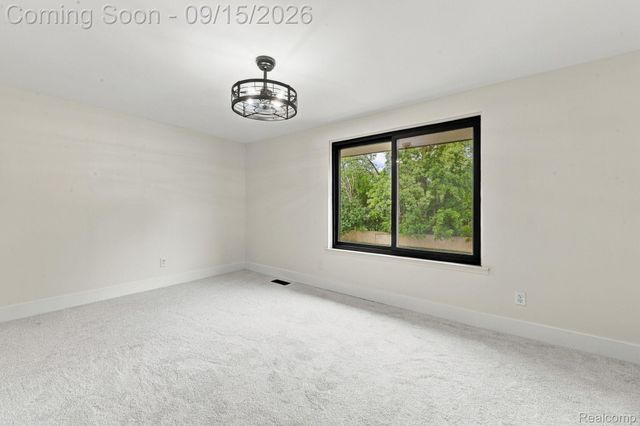 20977 Sherman Avenue, Southfield, MI 48033