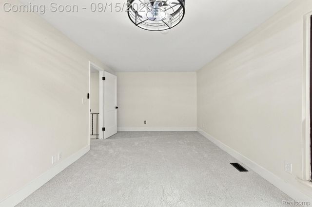 20977 Sherman Avenue, Southfield, MI 48033
