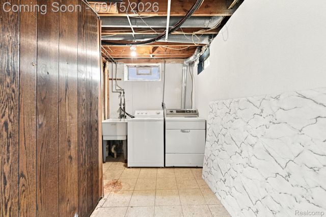 20977 Sherman Avenue, Southfield, MI 48033