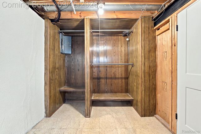20977 Sherman Avenue, Southfield, MI 48033