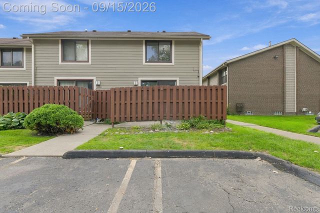 20977 Sherman Avenue, Southfield, MI 48033