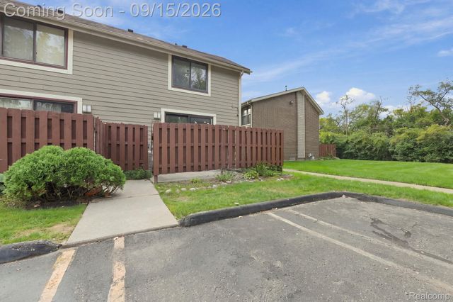 20977 Sherman Avenue, Southfield, MI 48033