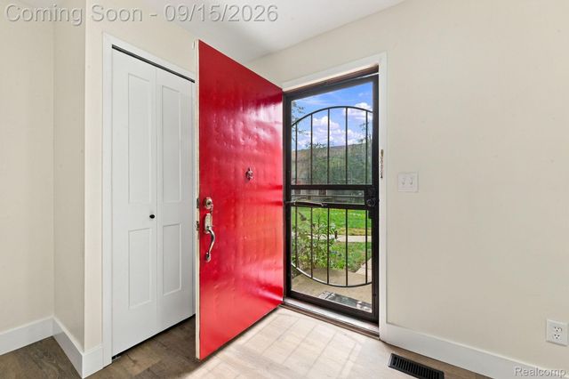 20977 Sherman Avenue, Southfield, MI 48033
