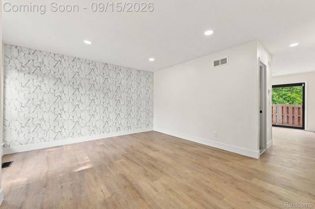 20977 Sherman Avenue, Southfield, MI 48033