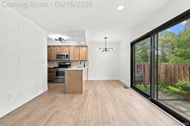 20977 Sherman Avenue, Southfield, MI 48033