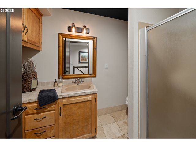 7700 CASON Ln, Gladstone, OR 97027