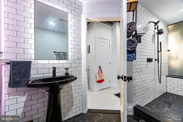 912 E 36TH ST, Baltimore, MD 21218