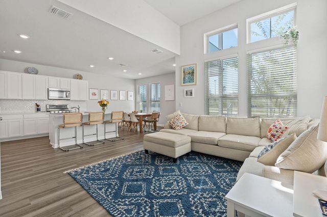 7906 Mandela BND, Austin, TX 78744