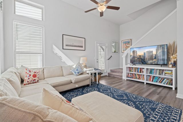 7906 Mandela BND, Austin, TX 78744