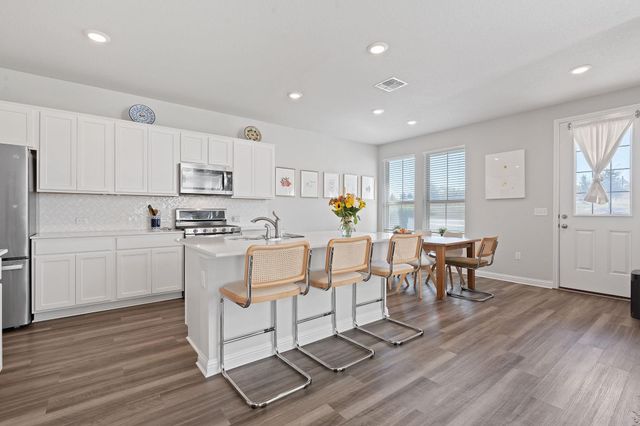 7906 Mandela BND, Austin, TX 78744