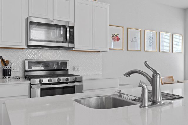 7906 Mandela BND, Austin, TX 78744