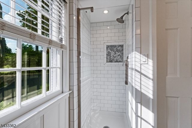 21 Doris Pkwy, Westfield Town, NJ 07090