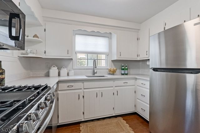21 Doris Pkwy, Westfield Town, NJ 07090