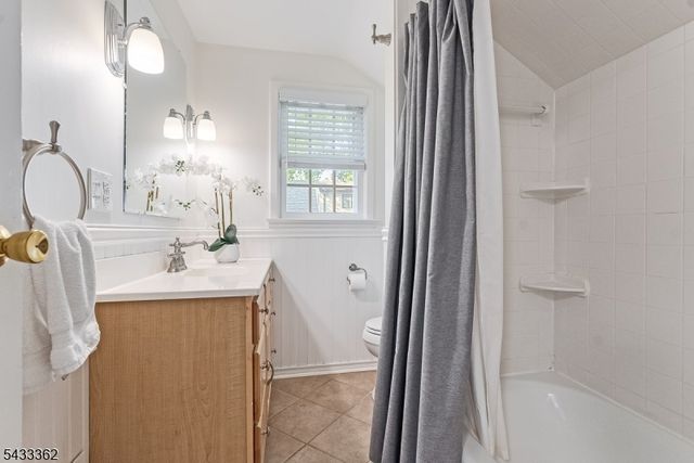 21 Doris Pkwy, Westfield Town, NJ 07090