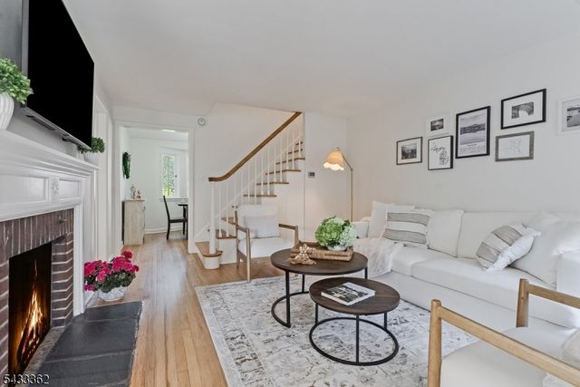 21 Doris Pkwy, Westfield Town, NJ 07090