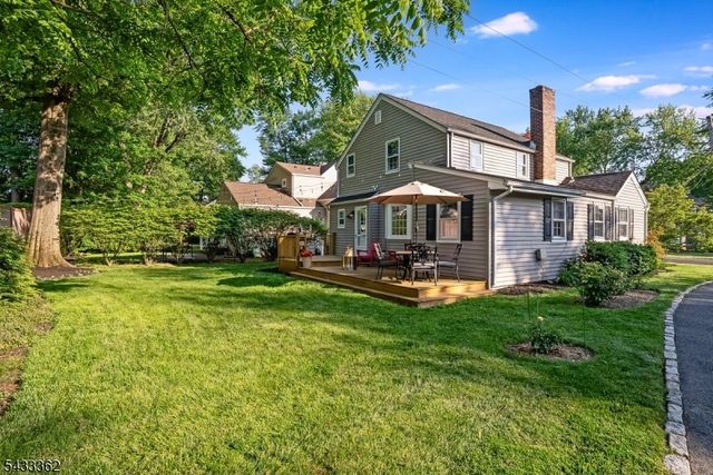 21 Doris Pkwy, Westfield Town, NJ 07090