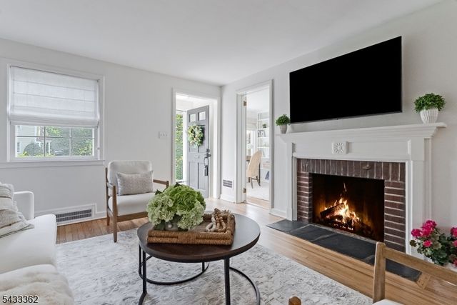 21 Doris Pkwy, Westfield Town, NJ 07090