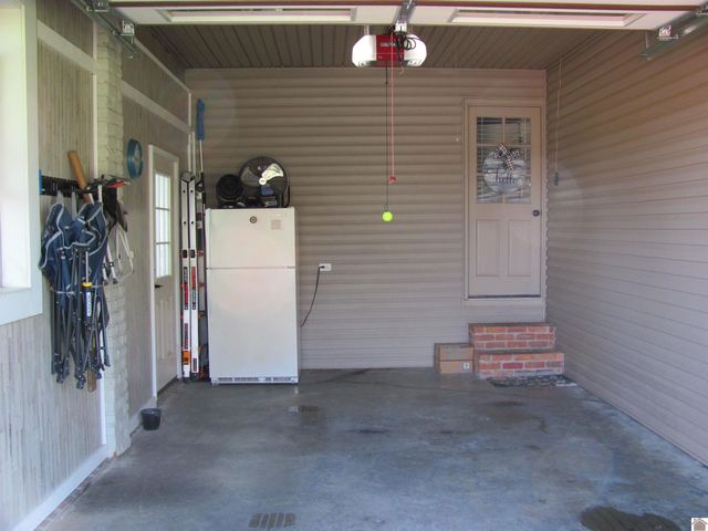 257 W SLAUGHTER, Mayfield, KY 42066