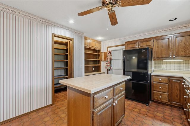 19 Lonsdale Drive, Bella Vista, AR 72715