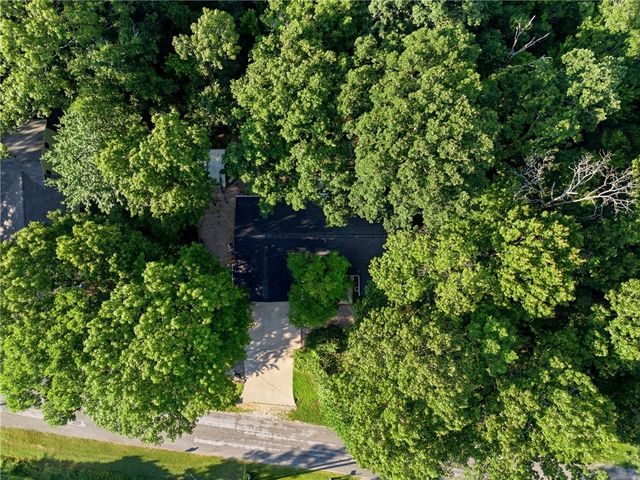 19 Lonsdale Drive, Bella Vista, AR 72715