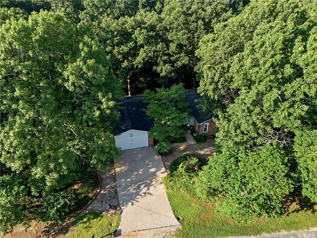 19 Lonsdale Drive, Bella Vista, AR 72715