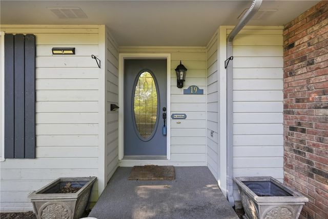 19 Lonsdale Drive, Bella Vista, AR 72715