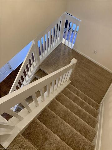 17 Pickwick Place, Greensboro, NC 27407